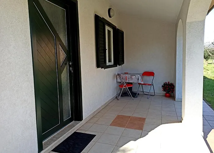 Dora Apartment