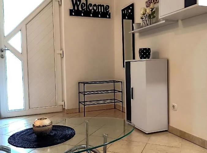 Dora