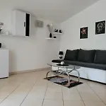 Dora *